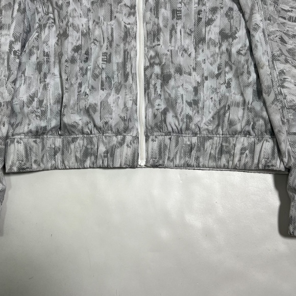 Lululemon Women's Bombs Away Jacket White / City Breeze White Multi Size 6 - Picture 9 of 12